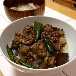 ナスとひき肉の丼